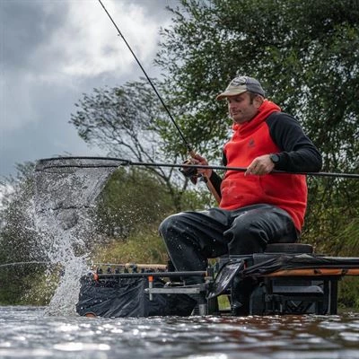 Guru Aventus 2.7m Landing Net Handle 3 Guru Aventus 2.7m Landing Net Handle